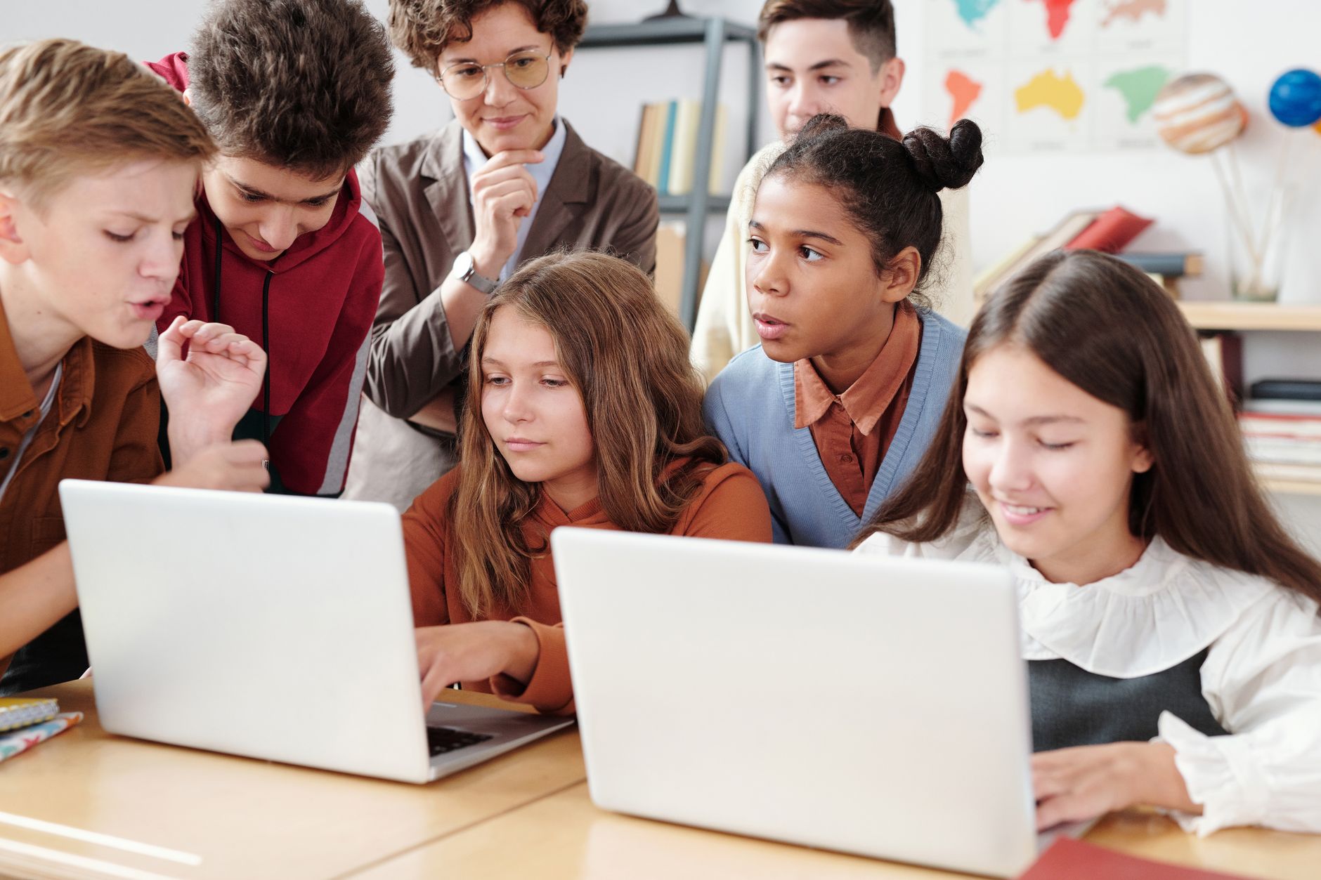 Florida aprueba nuevas normas sobre el uso de inteligencia artificial en las aulas