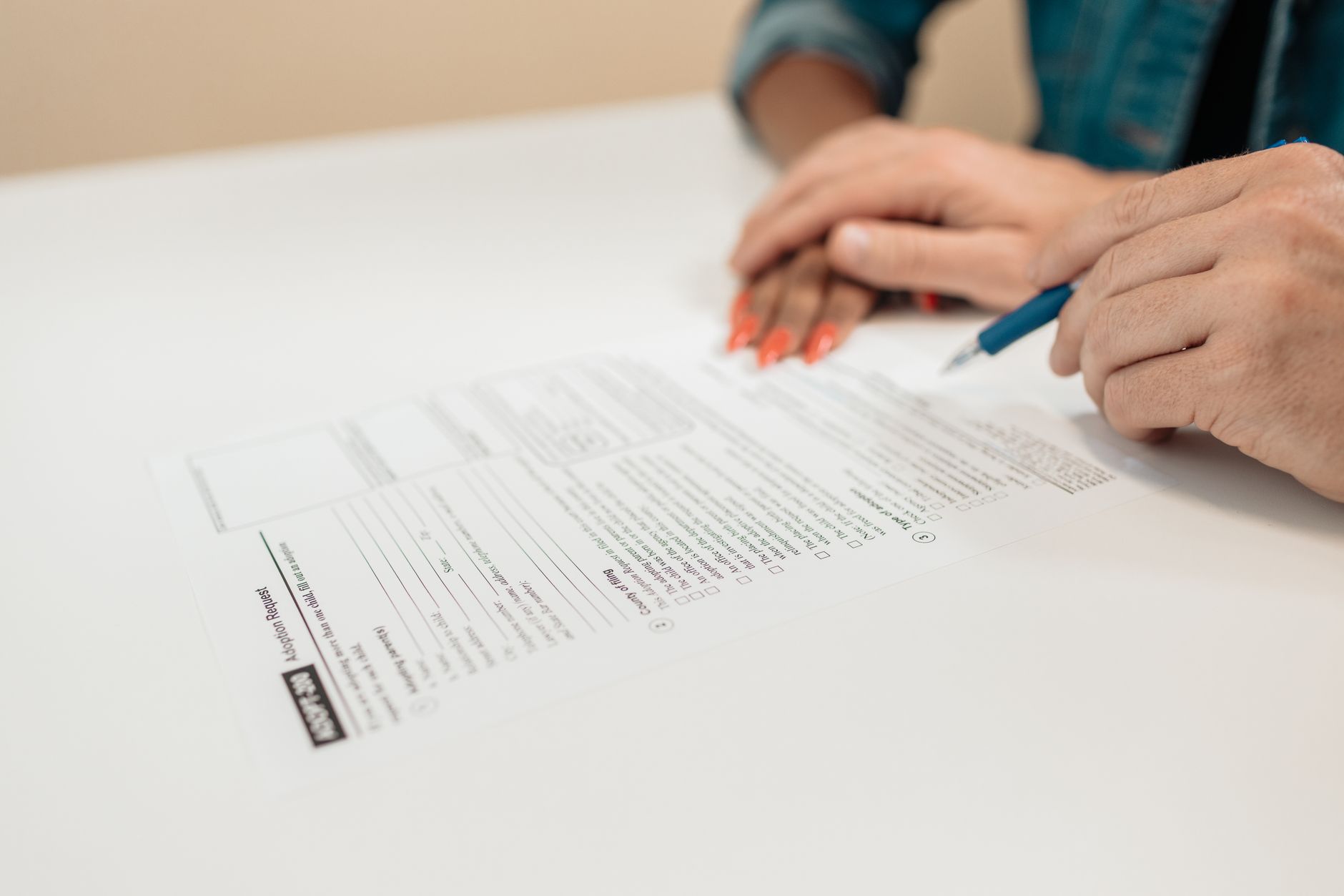 EE. UU. abre consulta pública sobre formulario de exención de carta de respaldo económico