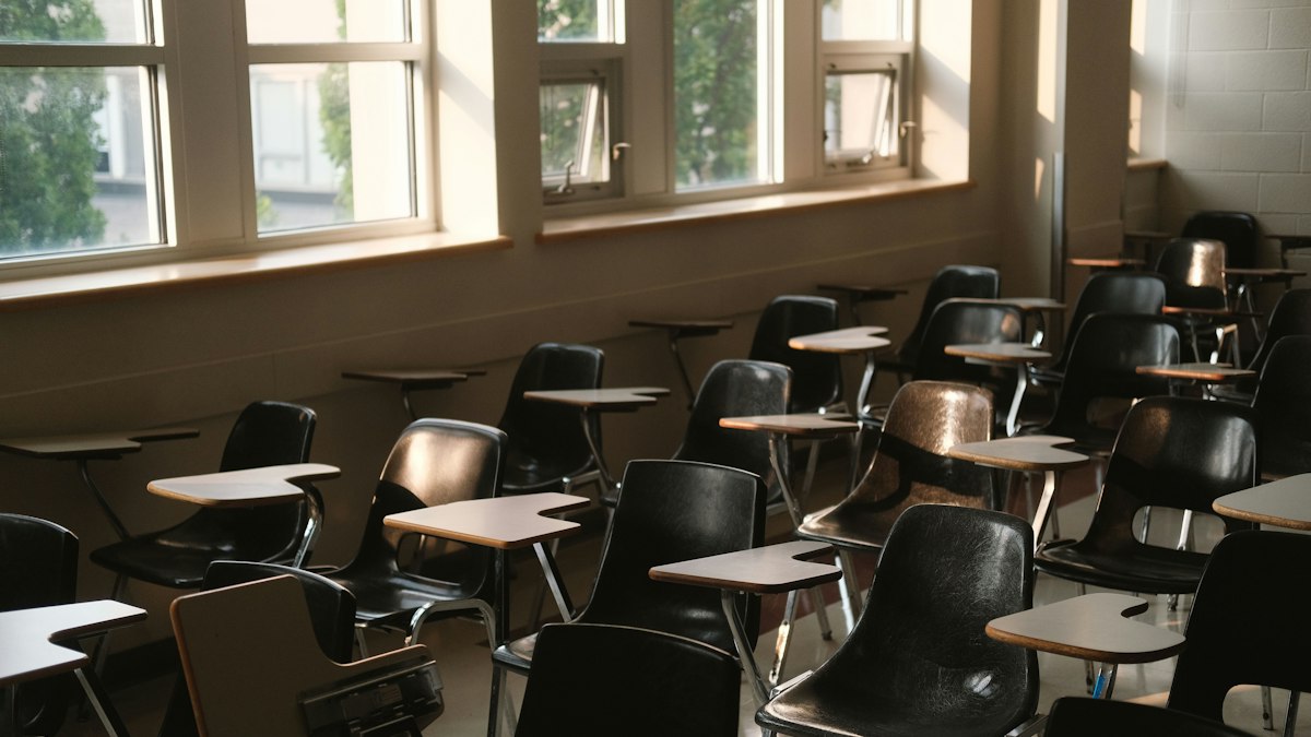Treinta jóvenes hallados heridos en el sótano de una fraternidad universitaria en EE. UU.