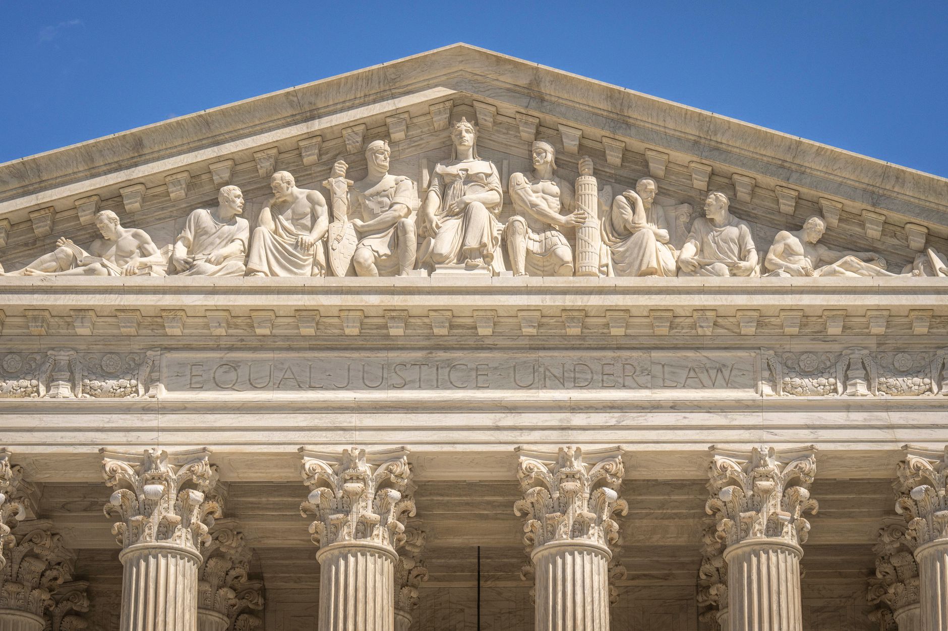 La Corte Suprema revisará la política de detención obligatoria de inmigrantes de Trump