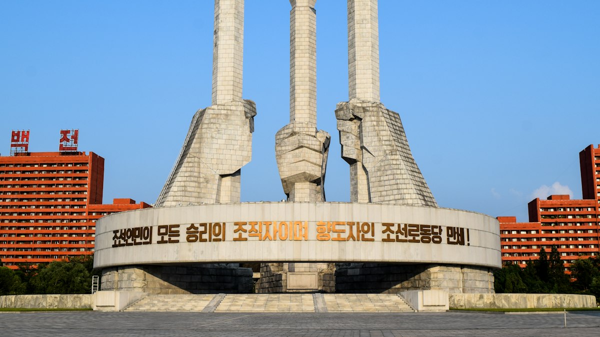 Corea del Norte realiza ejercicio de lanzamiento de misiles de alcance intermedio
